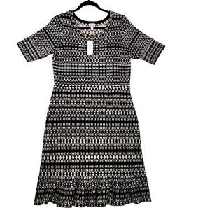 Dressbarn Size Medium Black Cream Geometric Knit Dress Short Sleeve